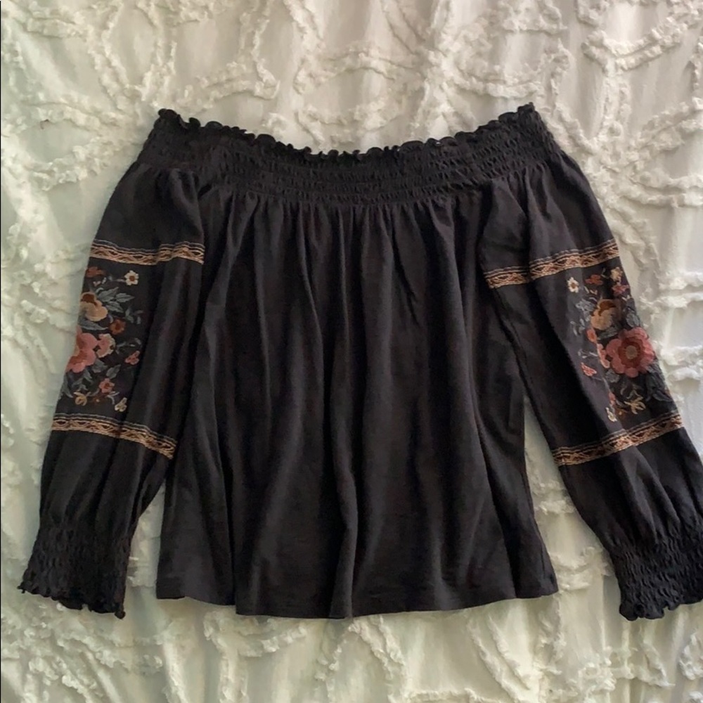 American Eagle off the shoulder long sleeve